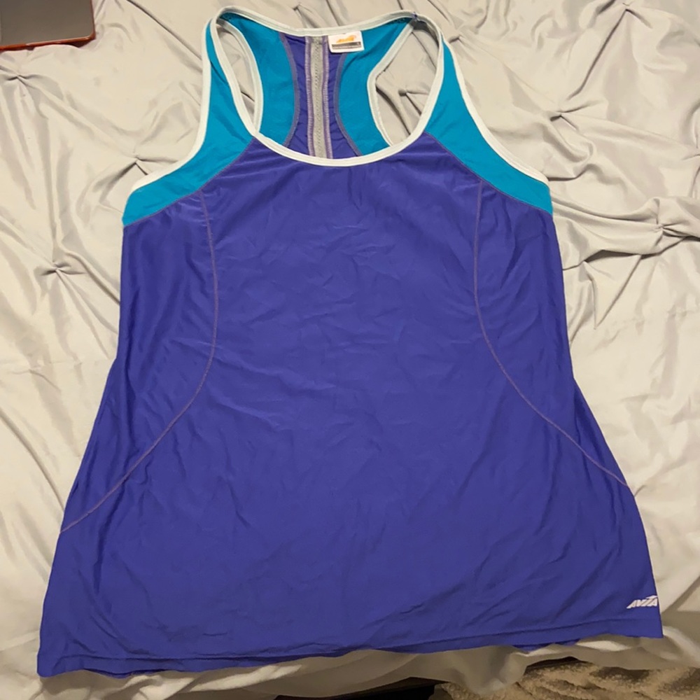 Avia women’s workout tank, size L
